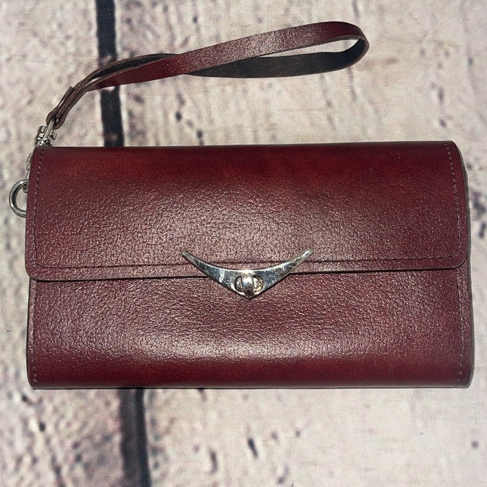 Wristlet organizer wallet